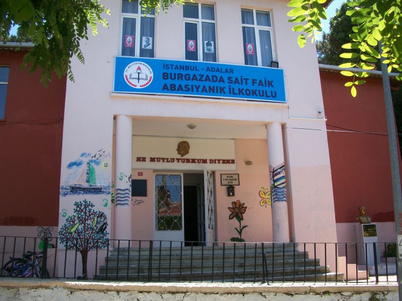 Burgazada Sait Faik Abasıyanık İlkokulu 