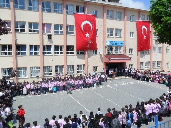 Celal Yardımcı Ortaokulu 