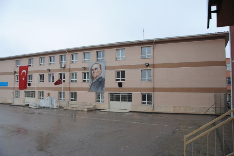 Celal Yardımcı İlkokulu 