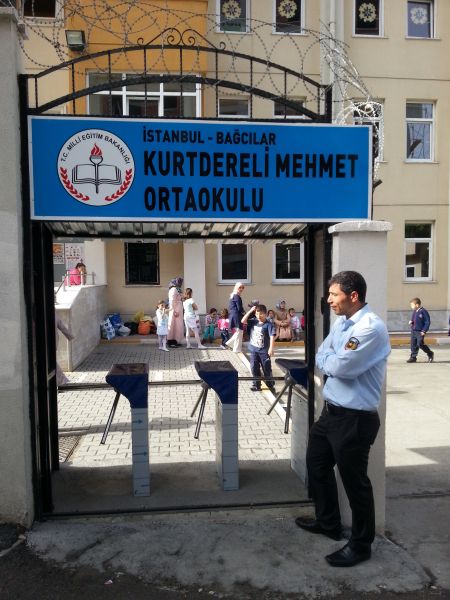 Kurtdereli Mehmet Ortaokulu 
