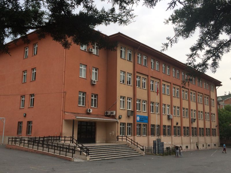 Vali Recep Yazıcıoğlu Ortaokulu 