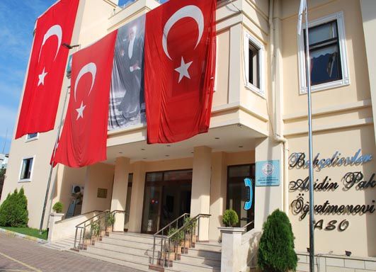 Bahçelievler Abidin Pak Öğretmen Evi Ve Akşam Sanat Okulu 