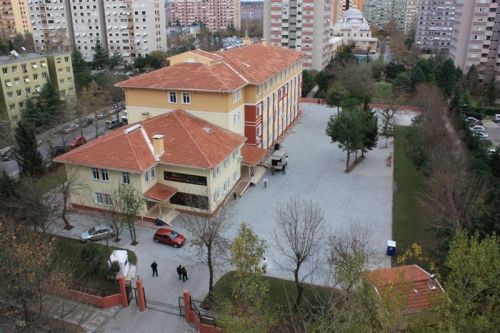 Medeni Berk İlkokulu 