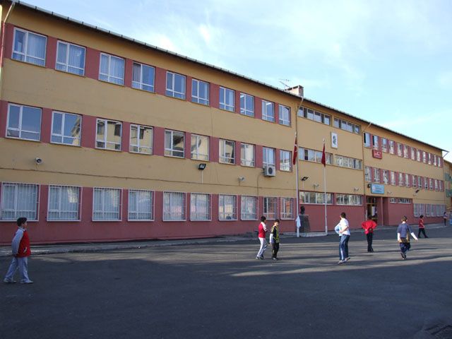 Cumhuriyet Ortaokulu 