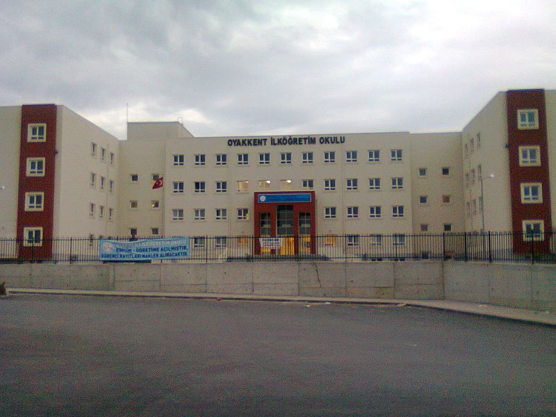 Oyakkent Ortaokulu 