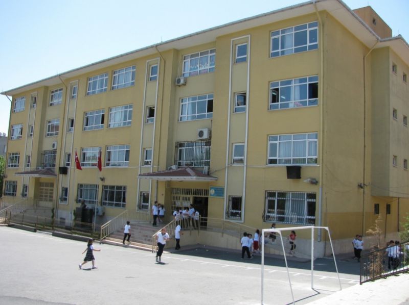 Bayrampaşa İlkokulu 