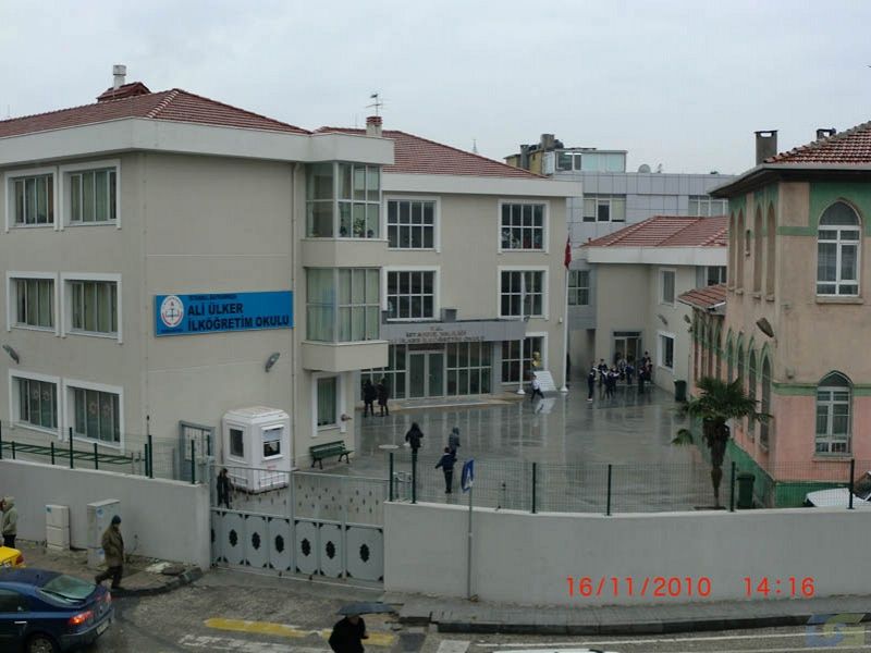 Ali Ülker Ortaokulu 