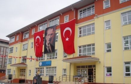 Hürriyet İmam Hatip Ortaokulu 