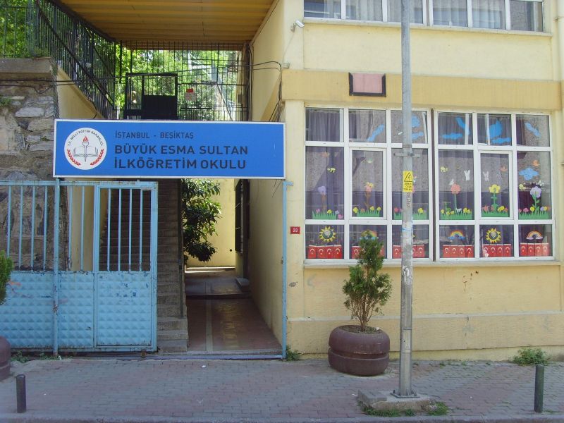Büyük Esma Sultan Ortaokulu 