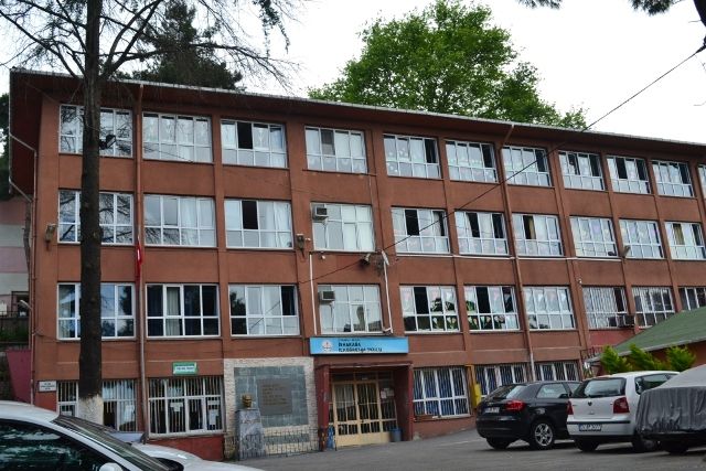 İshakağa Ortaokulu 