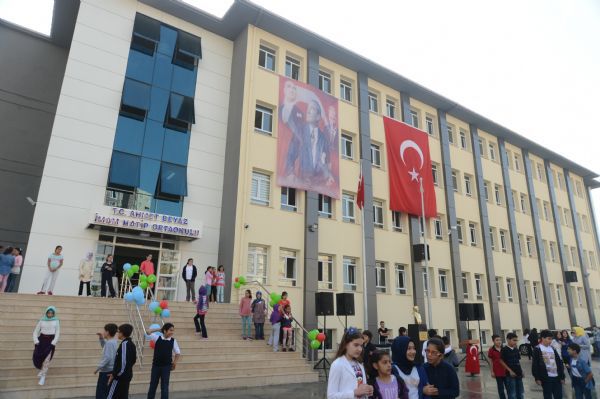 Ahmet Beyaz İmam Hatip Ortaokulu 