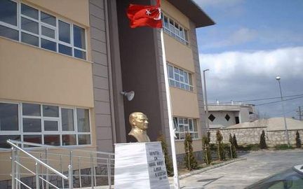 Tepecik Hüsnü M. Özyeğin Anadolu Lisesi 