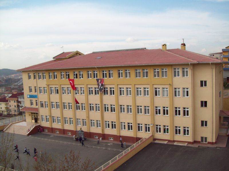 Kemerdere İsmihan Ismet Suzer Ortaokulu 