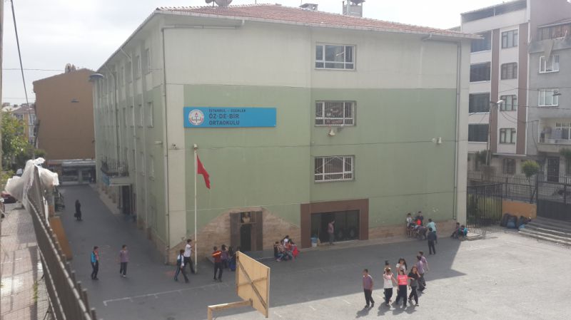 Öz-De-Bir Ortaokulu 