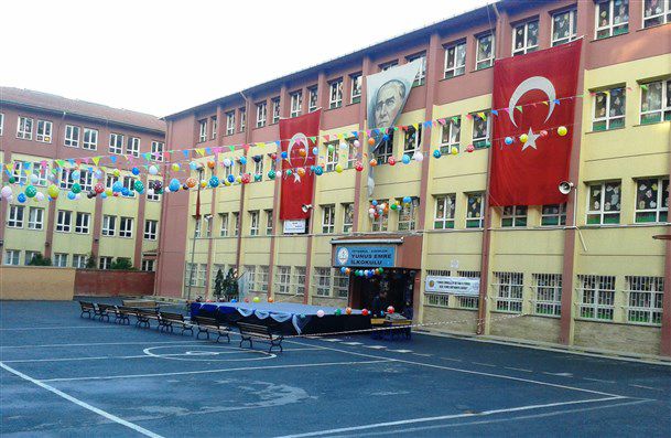Yunus Emre İlkokulu 