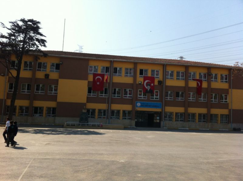 Hacı Arif Bey Ortaokulu 