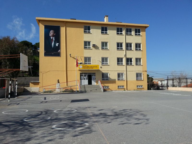 Bayraklı Anadolu İmam Hatip Lisesi 
