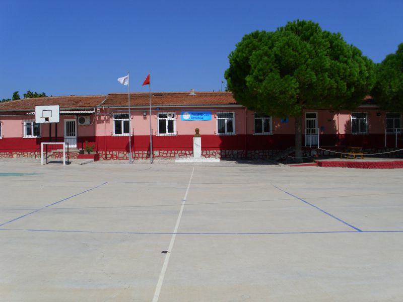 Çit Ahmetbeyler Ortaokulu 