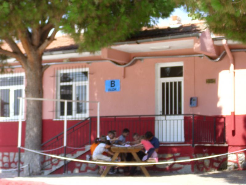 Çit Ahmetbeyler İlkokulu 