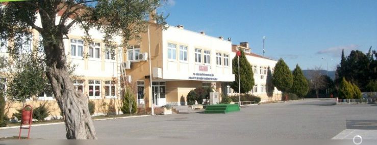 Doktor Cavit Özyeğin Ortaokulu 