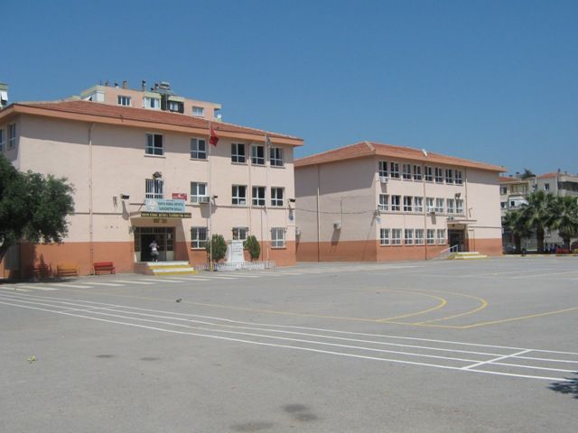 Yahya Kemal Beyatlı Ortaokulu 