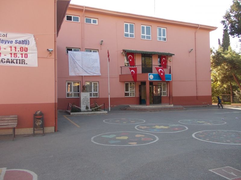 Ahmet Kutsi Tecer İlkokulu 