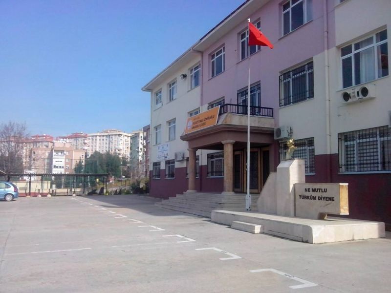 Çiğli Yıldız Tınas İzmiroğlu Anadolu Lisesi 