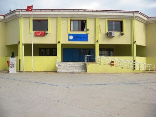 Tüpraş Mahmut Esat Bozkurt Ortaokulu 