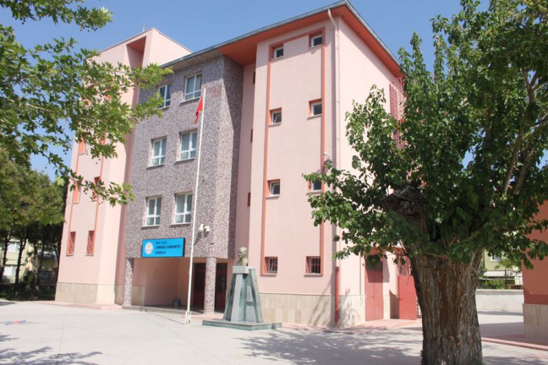 Çandarlı Cumhuriyet İlkokulu 