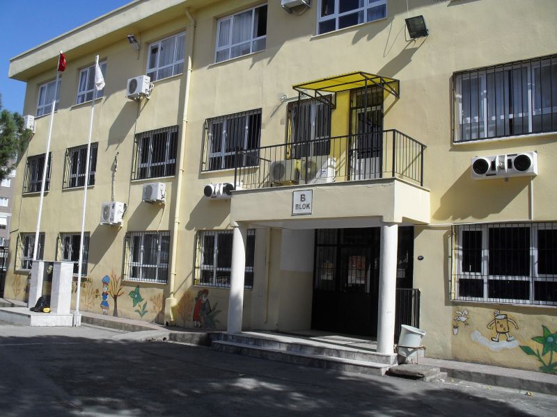 Yahya Kemal Beyatlı İlkokulu 