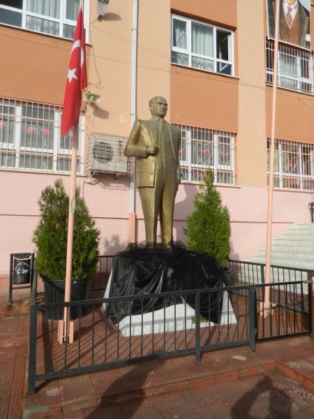 Cumhuriyet İlkokulu 