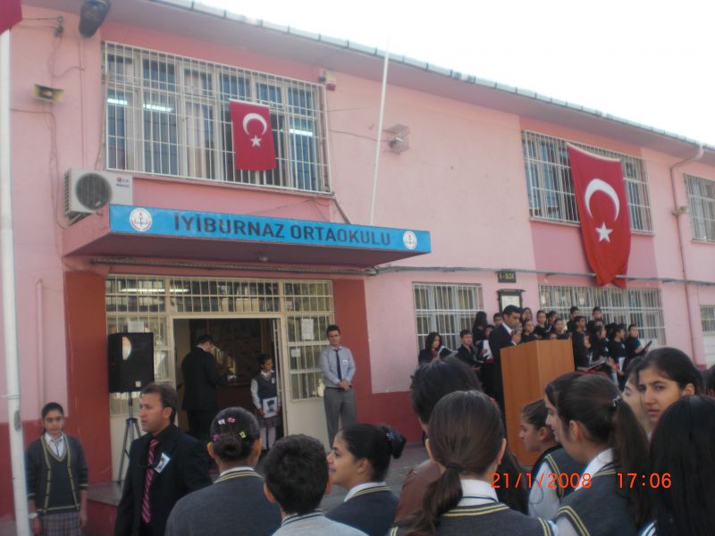 İyiburnaz Ortaokulu 