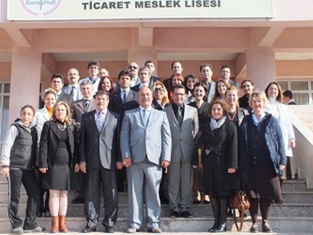 Karabağlar Nevvar Salih İşgören Anadolu Lisesi 