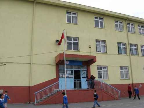 Remzi Oğuz Arık İlkokulu 