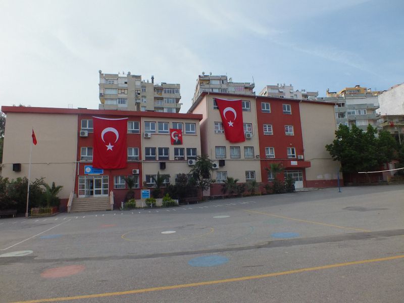 Rıza Özmenoğlu İlkokulu 