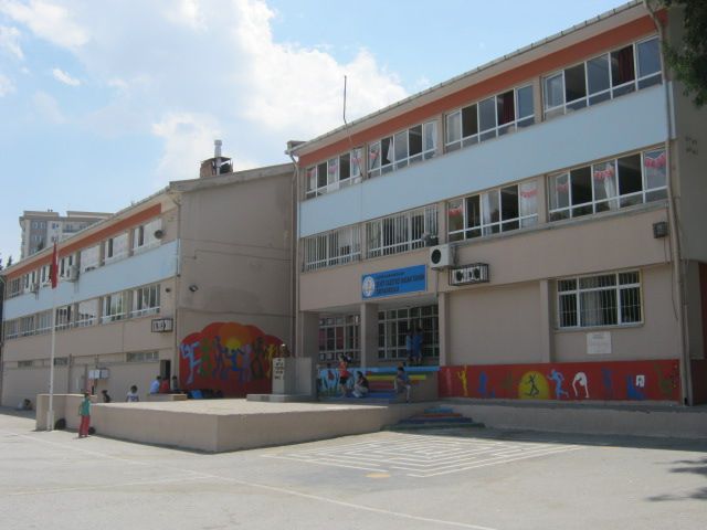 Şehit Gazeteci Hasan Tahsin Ortaokulu 