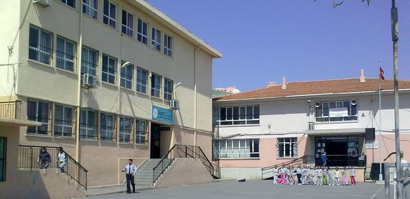 Emrullah Efendi İlkokulu 