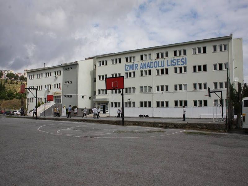 İzmir Anadolu Lisesi 