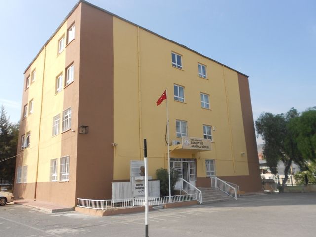Karşıyaka Behçet Uz Anadolu Lisesi 