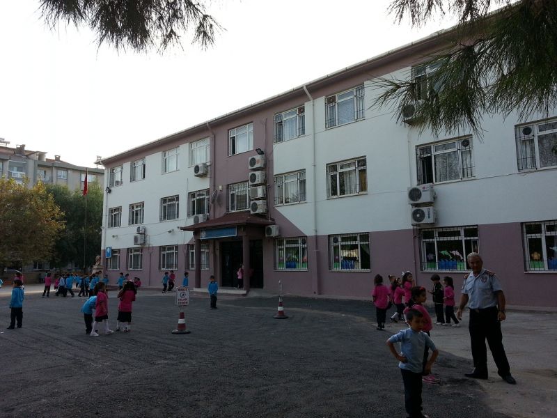 Zübeyde Hanım İlkokulu 