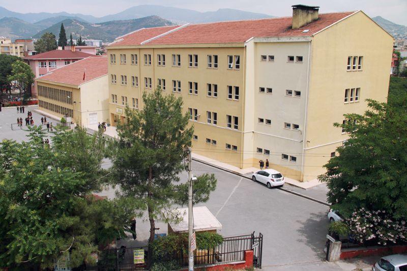 Karşıyaka M. Ali Lahur Mesleki Ve Teknik Anadolu Lisesi 