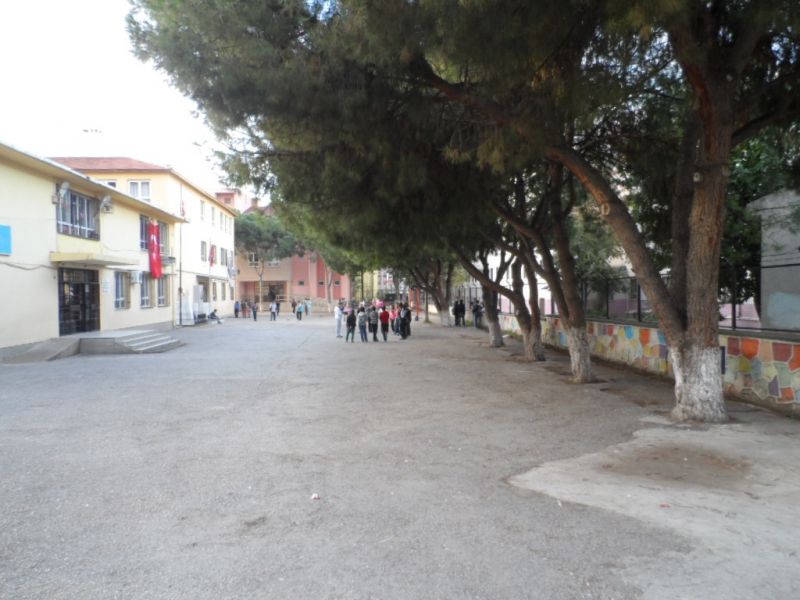 Emine Lahur Ortaokulu 