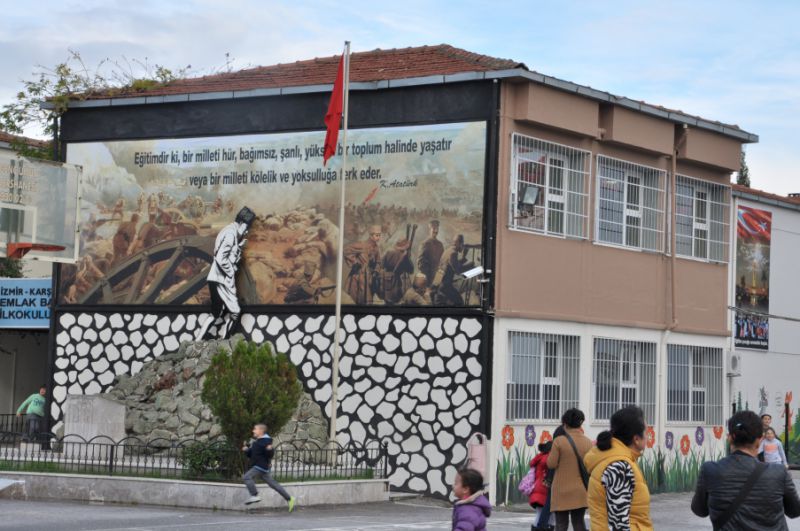 Emlak Bankası İlkokulu 