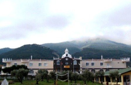 İzmir Ümran Baradan Güzel Sanatlar Lisesi 