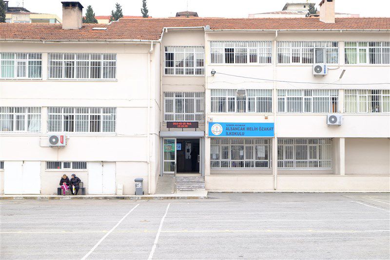 Alsancak Melih Özakat İlkokulu 