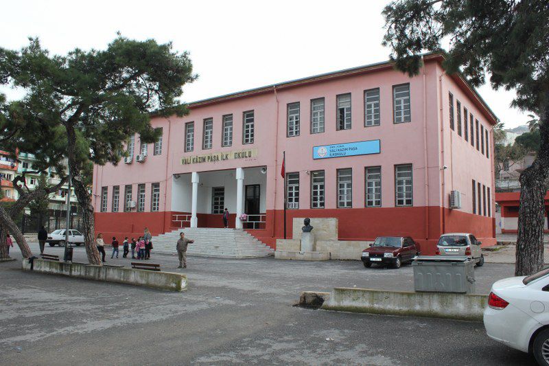 Vali Kazımpaşa İlkokulu 