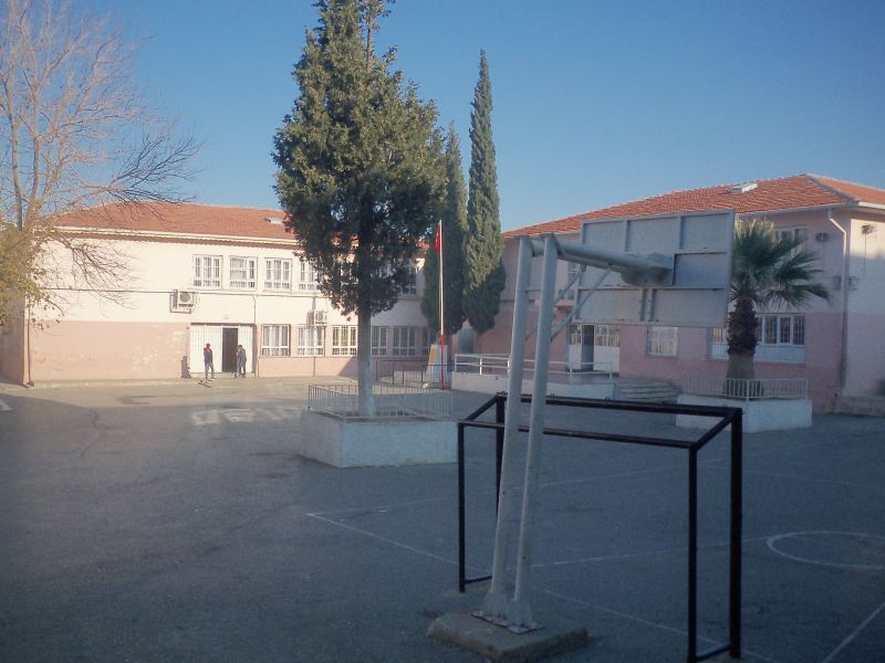 Kıbrıs Şehitleri Ortaokulu 