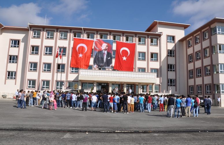 Menderes Belediyesi Mesleki Ve Teknik Anadolu Lisesi 