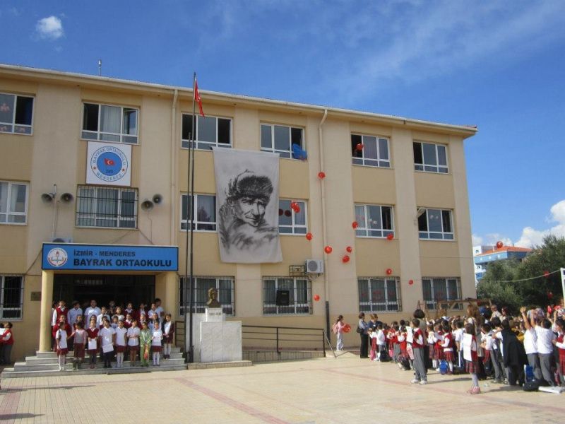 Bayrak Ortaokulu 