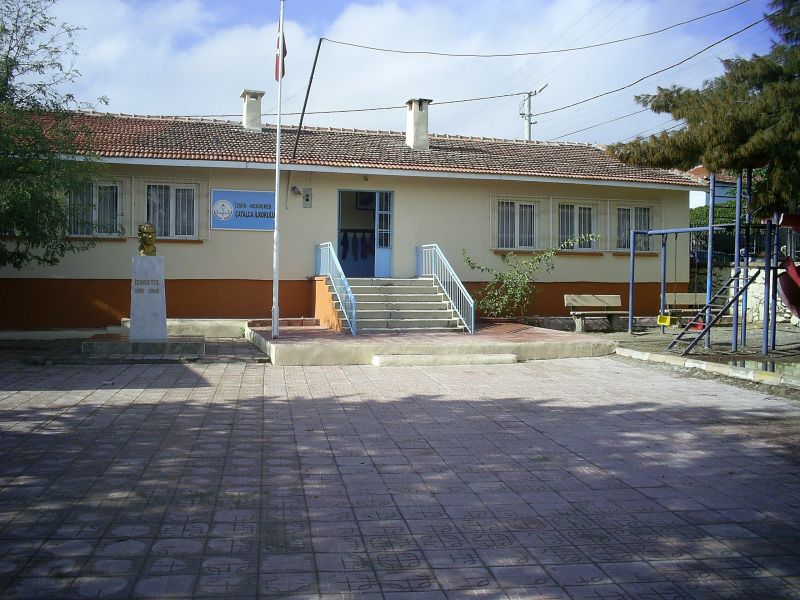 Gölcükler Adnan Olcay Ortaokulu 